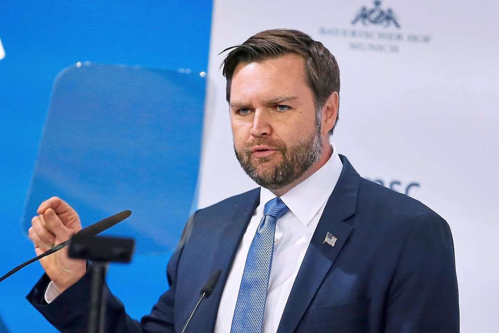 JD Vance se nameće kao ključni pregovarač: Pakistan nudi Šarifov plan za pregovore SAD-a i Irana - slika 1
