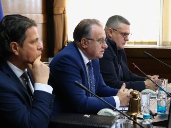 Milijarde u opticaju, 138 mjera, a pola Ministarstva prazno