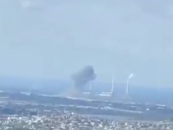 Iranska raketa pogodila područje najvažnije izraelske elektrane: Vidi se gusti crni dim