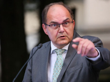 Schmidt odlazi. U penziju