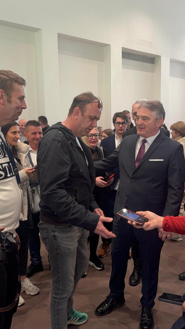 Komšić u Italiji: 'Volimo vas, ali ćemo vas pobijediti' - slika 8