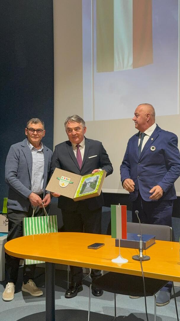 Komšić u Italiji: 'Volimo vas, ali ćemo vas pobijediti' - slika 5