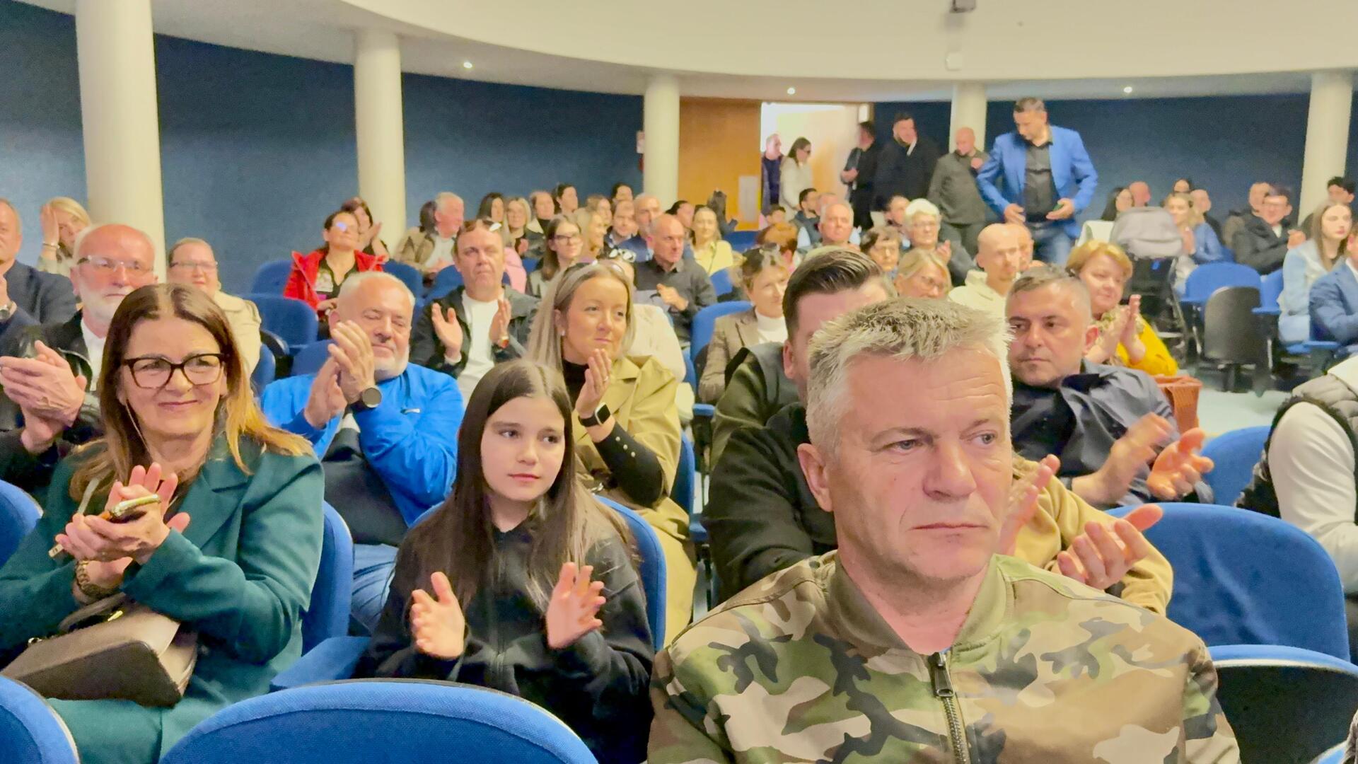 Komšić u Italiji: 'Volimo vas, ali ćemo vas pobijediti' - slika 3