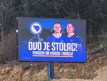 Stolac osvanuo ukrašen posebnim bilbordom