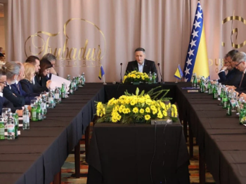 U Zenici 14 stranaka potpisalo podršku Denisu Bećiroviću u okviru saveza "Ujedinjeni za državu BiH"