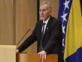 Ademović pojasnio kako dolazi do blokada u Domu naroda