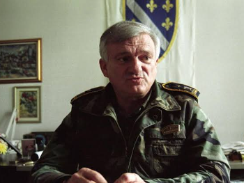 Prije 5 godina preminuo Jovan Divjak, bh. general, heroj i dobročinitelj