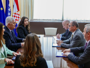 Schmidt s Čovićem o EU putu, dok ga HDZ paralelno blokira