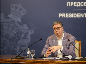 Vučić: Žena će moći da nosi hidžab i da radi u vrtiću