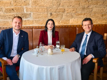 Blanuša objavio fotografiju sa Stanivukovićem i Trivić, poručio da čekaju Vukanovića