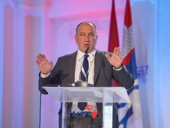 Crnadak: Građani, a ne političari, trebaju otvarati puteve, mostove...