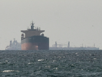 Trump tvrdi da SAD čiste Hormuški moreuz dok traju pregovori s Iranom