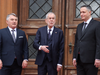 Predsjednik Austrije Alexander Van der Bellen svečano dočekan ispred Predsjedništva BiH
