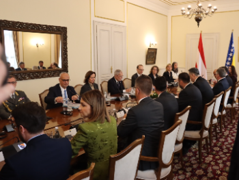 Bećirović i Komšić održali sastanak sa predsjednikom Republike Austrije