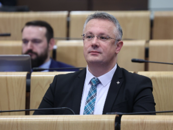 Kajan: Murali i grafiti mržnje u Mostaru moraju biti uklonjeni, institucije bez izgovora