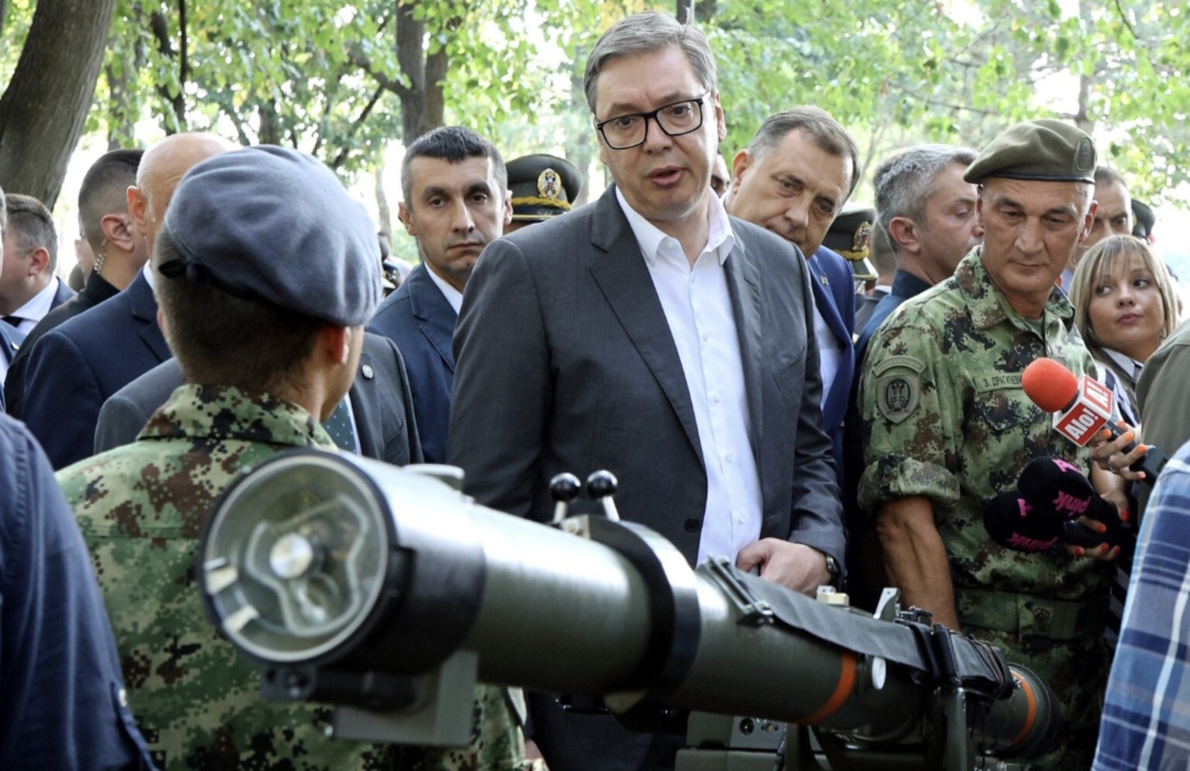 Vučić: "Srbija kupuje novo oružje, idućih dana ćemo potpisati velike ugovore" - slika 1