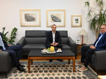 POSKOK pred kolapsom!