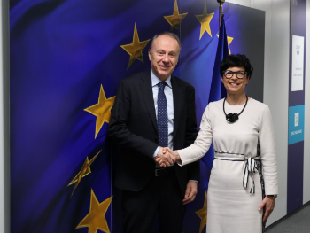 Komesarka EU gurnula "prst u oko" Aleksandru Vučiću