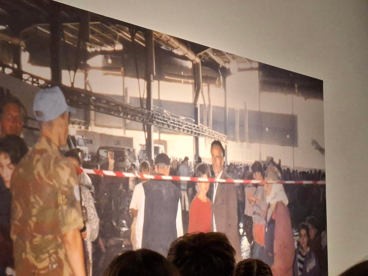 Učenici Prve osnovne škole Stolac posjetili Memorijalni centar Srebrenica – Potočari - slika 7