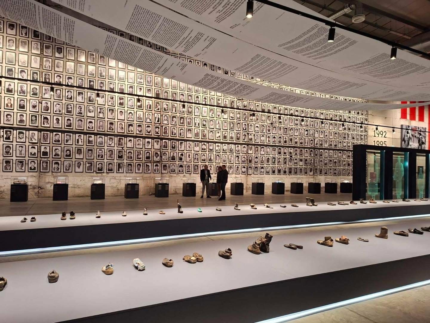 Učenici Prve osnovne škole Stolac posjetili Memorijalni centar Srebrenica – Potočari - slika 10