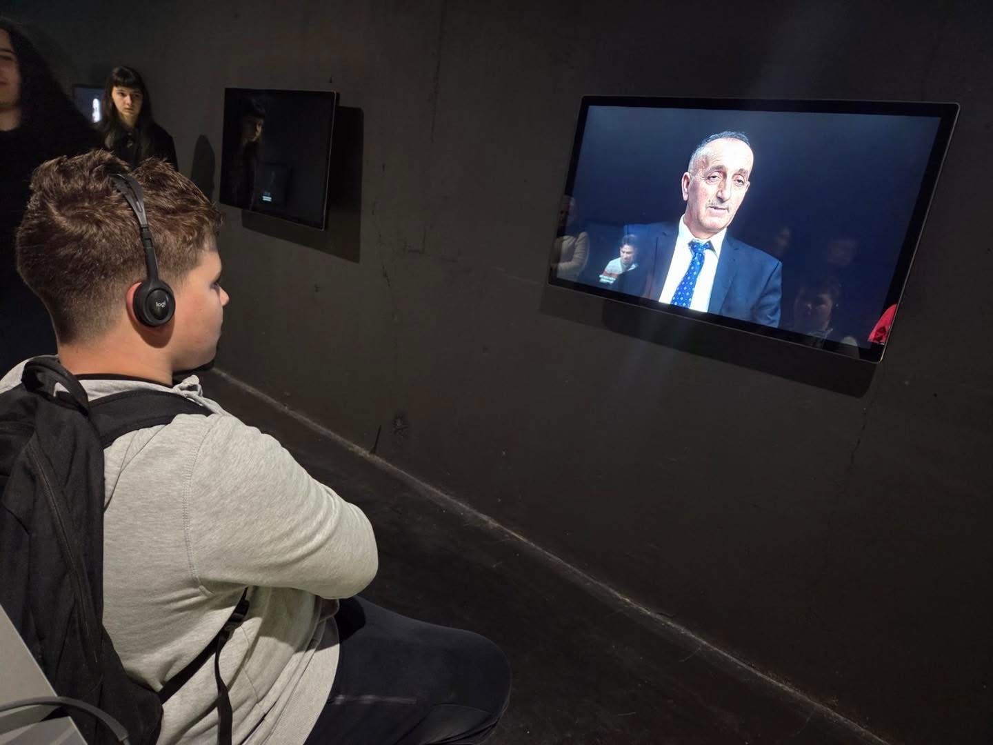 Učenici Prve osnovne škole Stolac posjetili Memorijalni centar Srebrenica – Potočari - slika 11