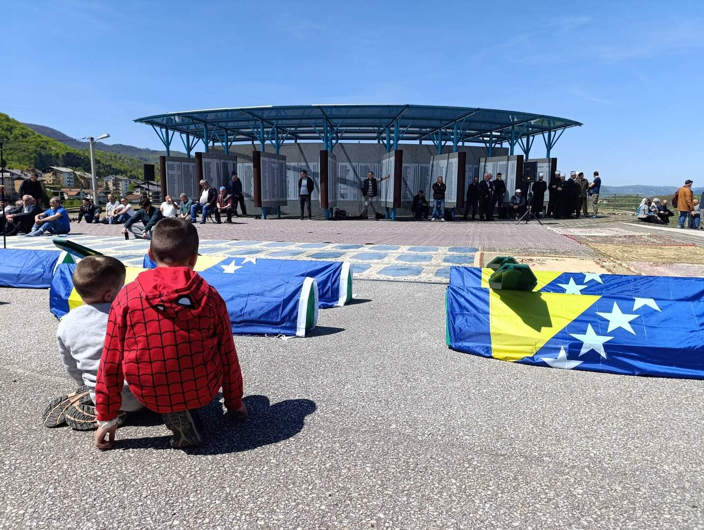 Klanjana dženaza za šest šehida Vlasenice - slika 3