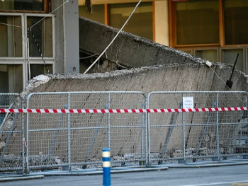 Urušio se dio krova na Centru Skenderija u Sarajevu, pukom srećom izbjegnuta tragedija